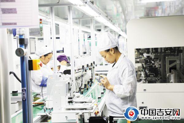 該公司總投資規模50億元,是吉安高新區引進(jìn)的科技創(chuàng  )新型企業(yè),主要從事